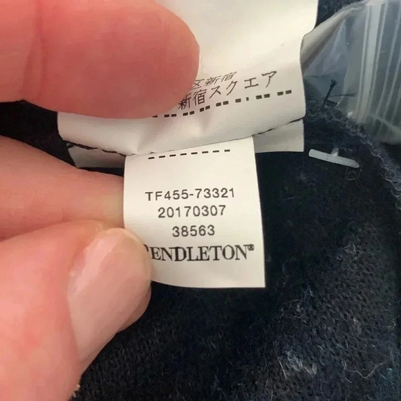 NWOT Pendleton button front wool cardigan - Picture 8 of 8